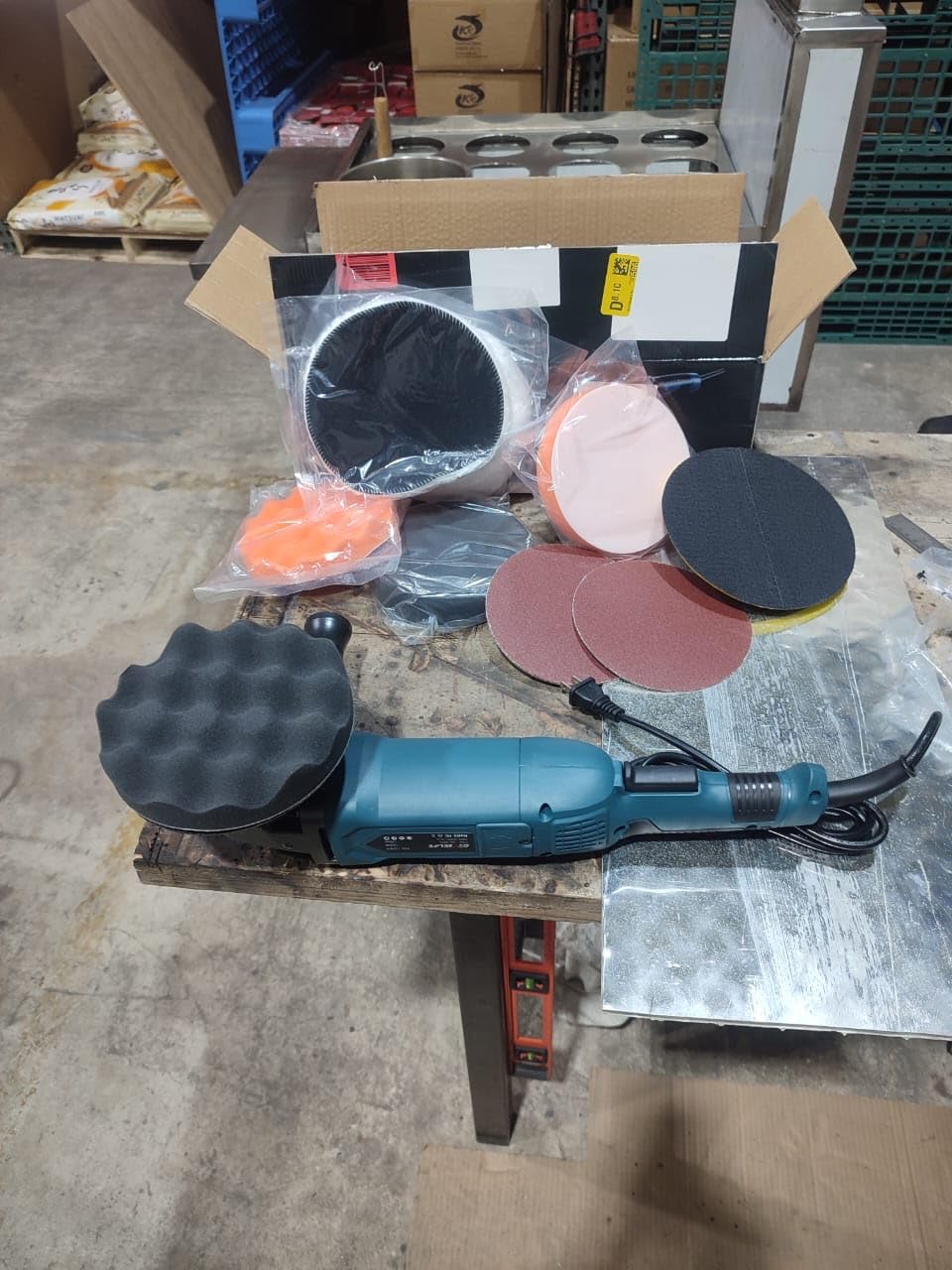 Buffer Polisher, 6 Inch/7 Inch 1600W Rotary Car Buffer Polisher Waxer, 7 Variable Speed 1000-3500 RPM, Detachable Handle for Waxing, Polishing & Scratch Removal customer photo 2