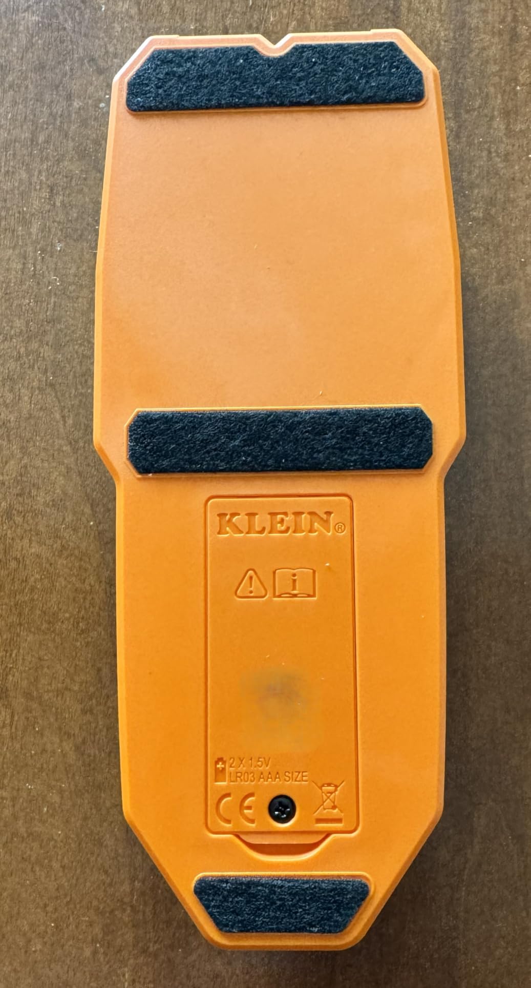 Klein Tools ESF200 Multi-Scan Stud Finder and Wall Scanner with LED Indicators, Fast Auto-Calibration, Detects Wood, Metal, and Live AC, One-Handed Operation, Compact Wall Detector customer photo 1