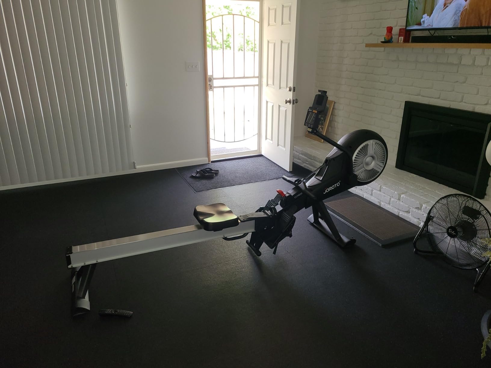 JOROTO Water Rowing Machines for Home, Foldable Rowing Machine with 400LBS Weight Capacity, Dedicated Monitor & Bluetooth APP, Large Water Tank & Comfortable Seat for Immersive Water Rower customer photo 2