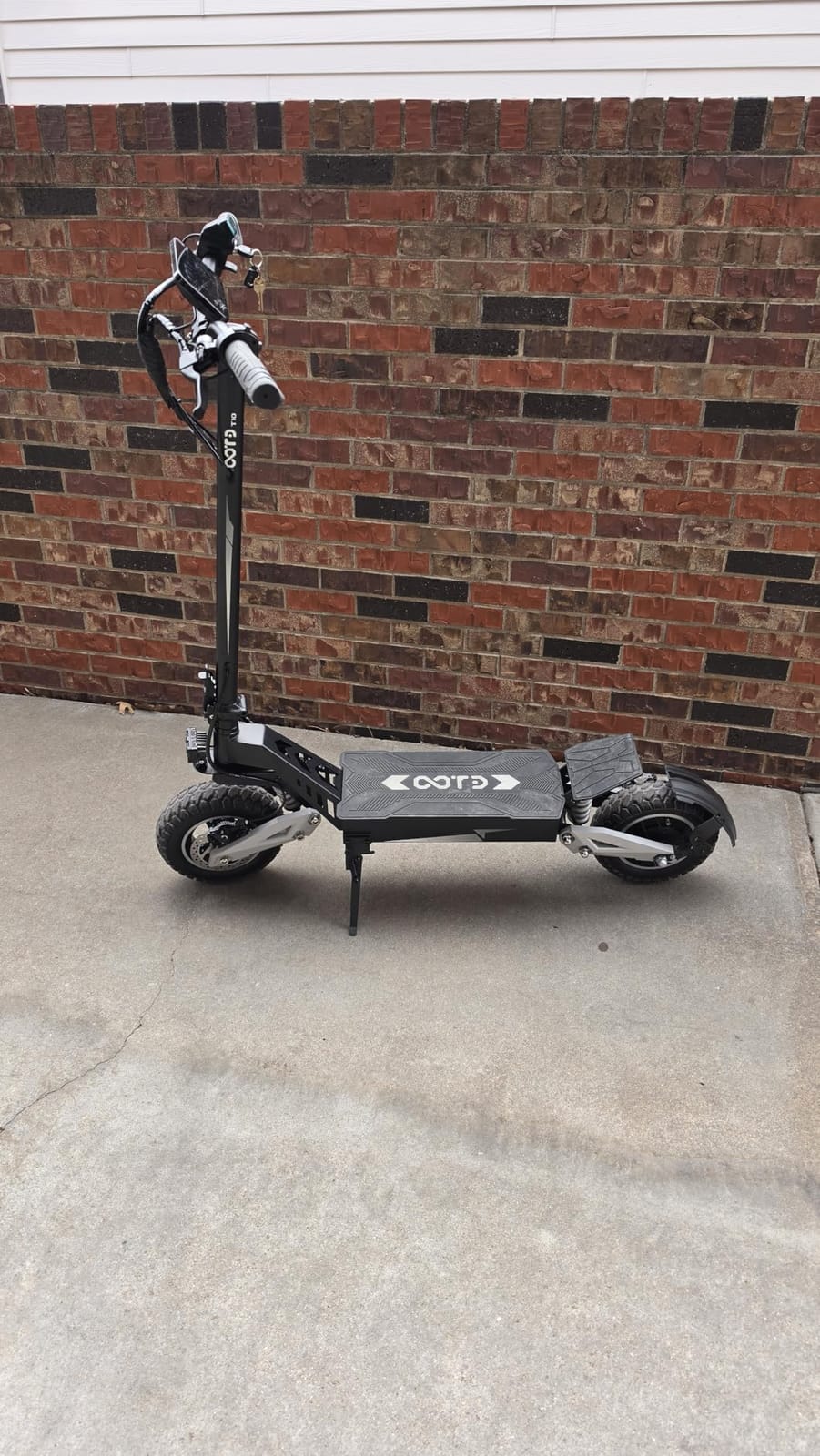 T10 Electric Scooter for Adults, 48V 18AH Battery Up to 46 Miles Long Range & Powerful Motor, 31 MPH Max Speed, 11 Inch All-Terrain Tires Folding Commuter E Scooter with Dual Suspension & LCD Display customer photo 2