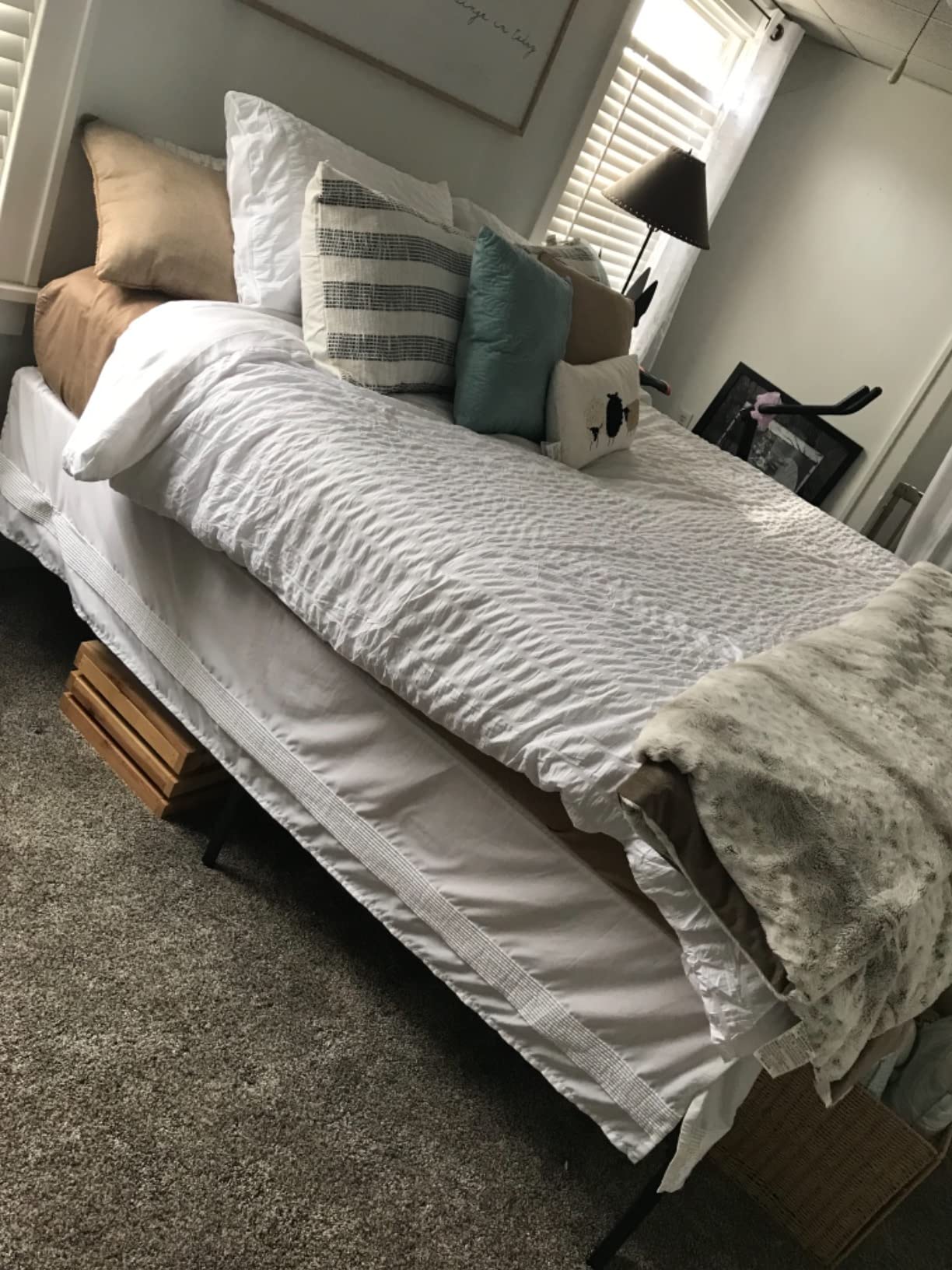 VECELO Daybed with Trundle, Sturdy Metal Twin Day Bed Frame with Upholstered Storage Headboard and Charging Station for Living Room, Bedroom and Guest Room, Black customer photo 1