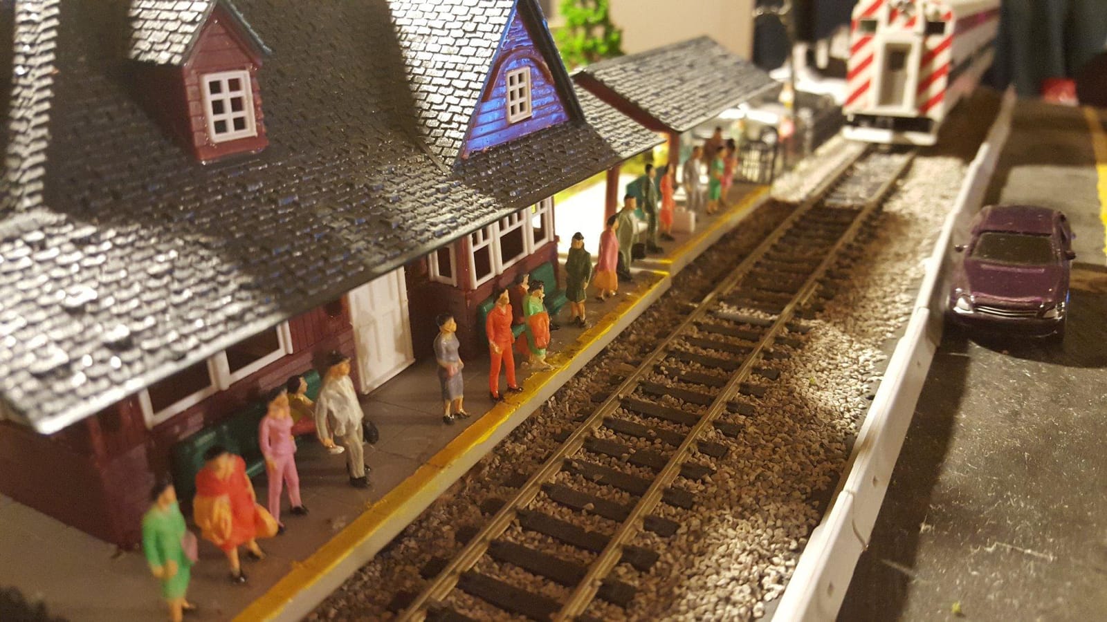 ATLAS MODEL 706 Passenger Station Kit HO customer photo 1