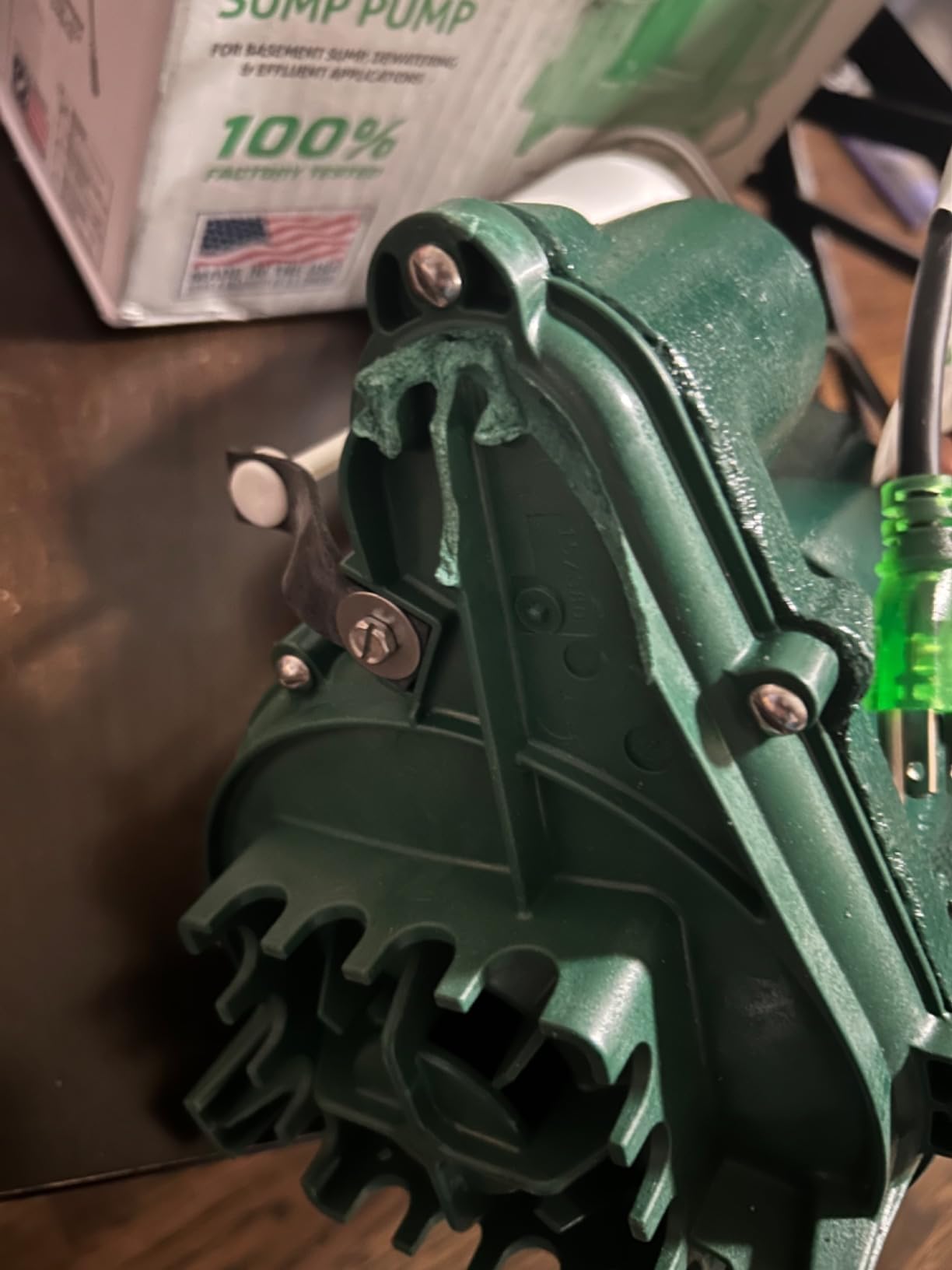 Zoeller M98 Flow-Mate Sump Pump - 1/2 HP - Cast Iron - LED Power Plug - High Flow - Vortex Impeller - Stainless Steel Hardware - Factory Tested and Float Operated - Submersible Sump Pump - 115V customer photo 1
