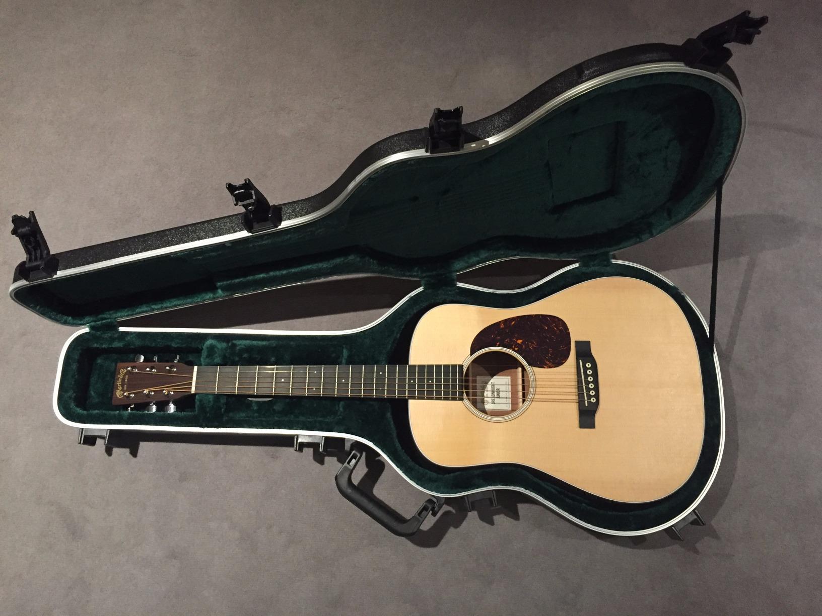 SKB 1SKB-000 Size Acoustic Shaped Hardshell - TSA Latch, Over-Molded Handle customer photo 2