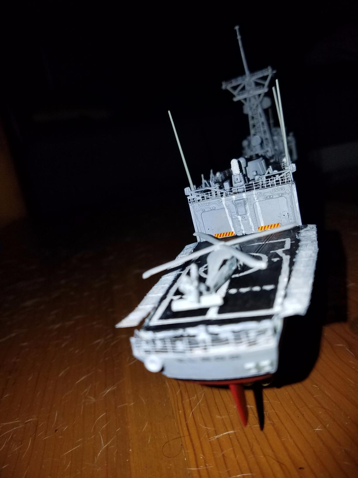 Academy Plastics 14102 1/350 USS Oliver Hazard Perry FGG-7 customer photo 2