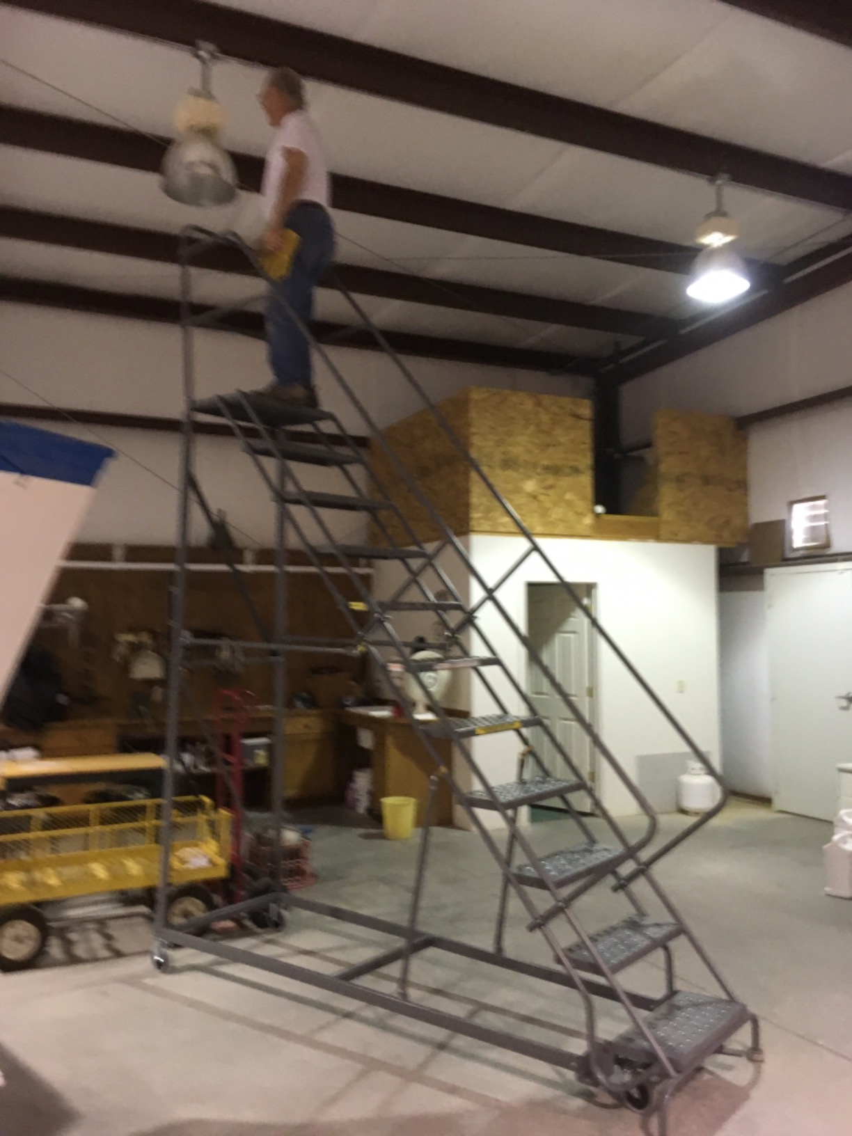 Tri-Arc KDEC109246 9-Step Forward Descent Safety Angle Steel Rolling Industrial and Warehouse Ladder with Perforated Tread, 24-Inch Wide Steps customer photo 1