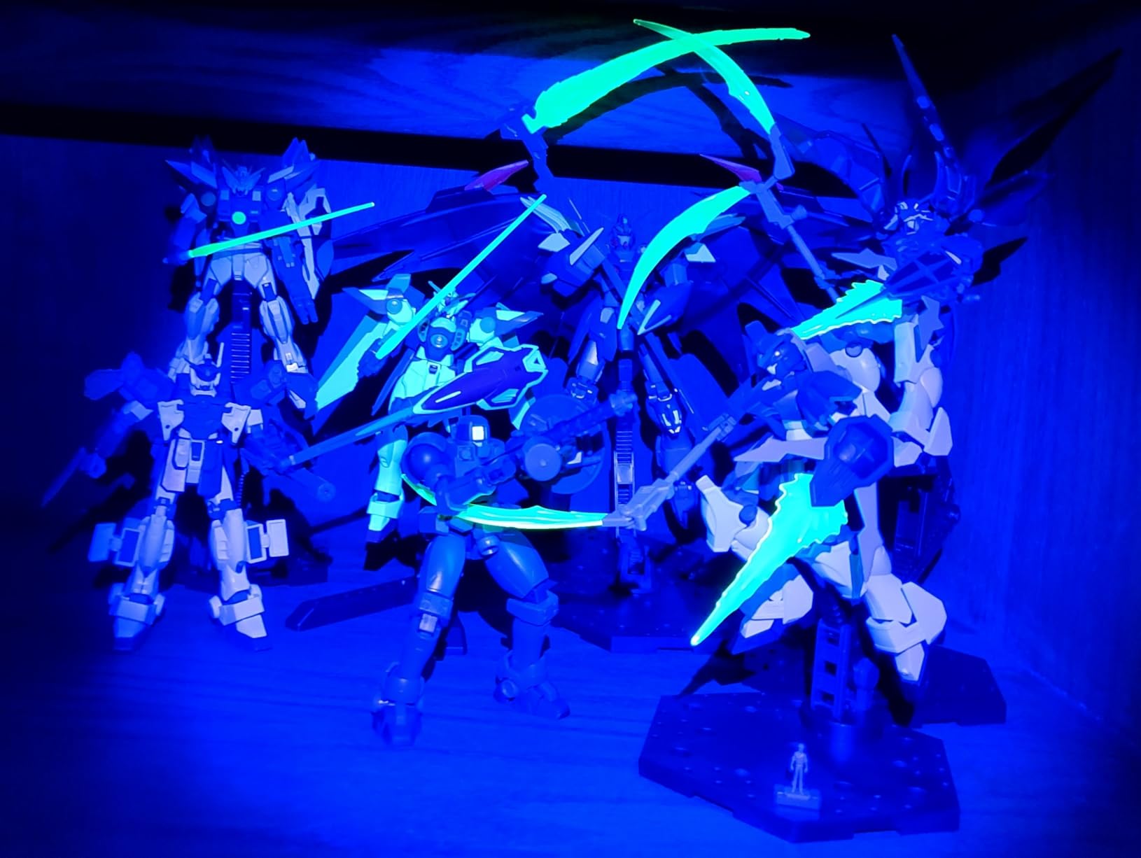 Bandai Hobby HGAC Wing Gundam Zero Model Kit (1/144 Scale) customer photo 2
