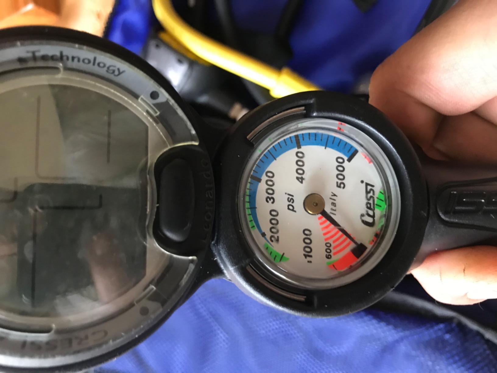 Cressi Essential Scuba Diving Gear Package Complete with R1 BCD - Donatello C2 Dive Computer - AC2 Compact Regulator Set Fully Assembled customer photo 1
