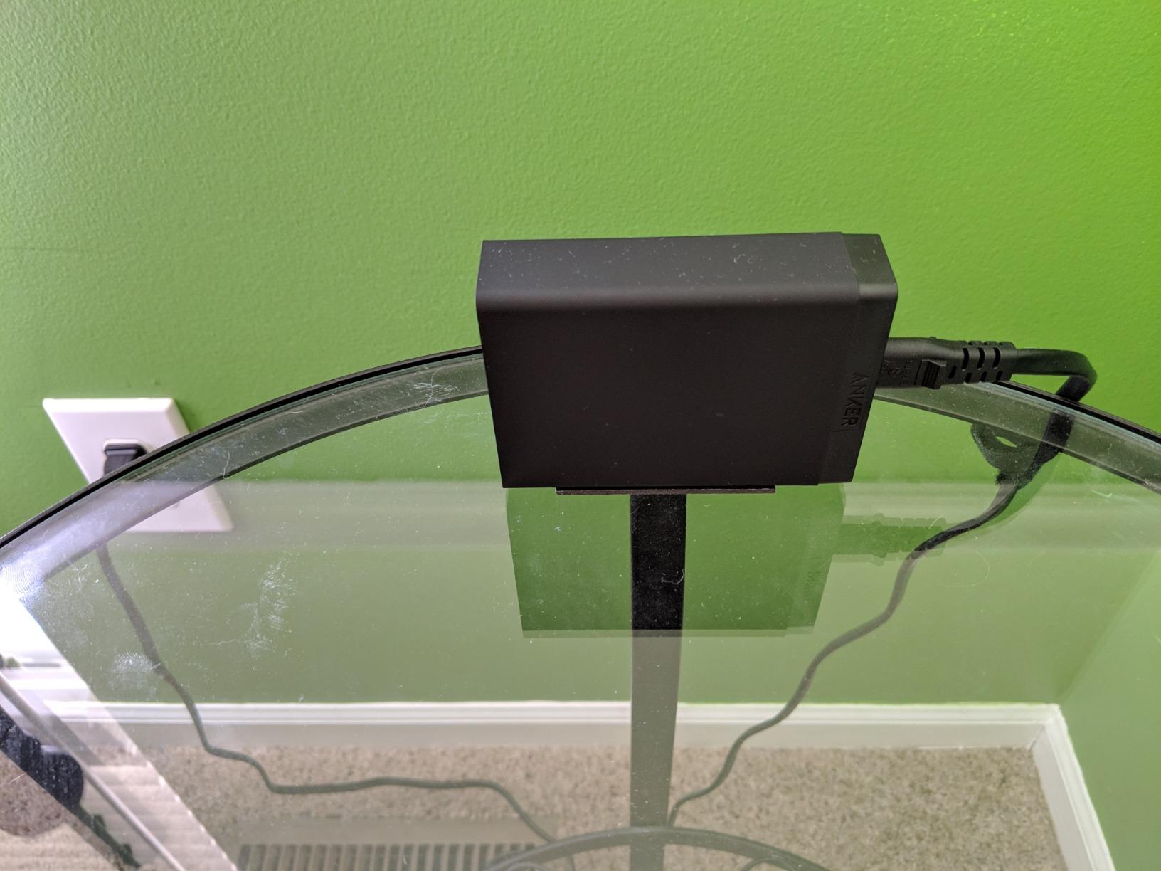 Anker Desktop Charger, 60W 6 Port USB Multiple Charging Hub customer photo 1