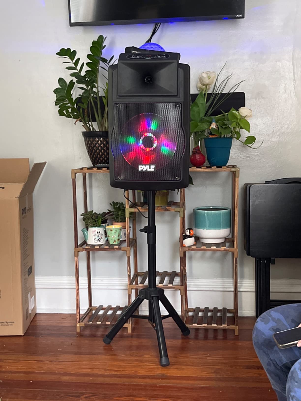 Pyle Wireless Portable PA Speaker System - 700 W Battery Powered Rechargeable Sound Speaker and Microphone Set with Bluetooth MP3 USB Micro SD FM Radio AUX 1/4