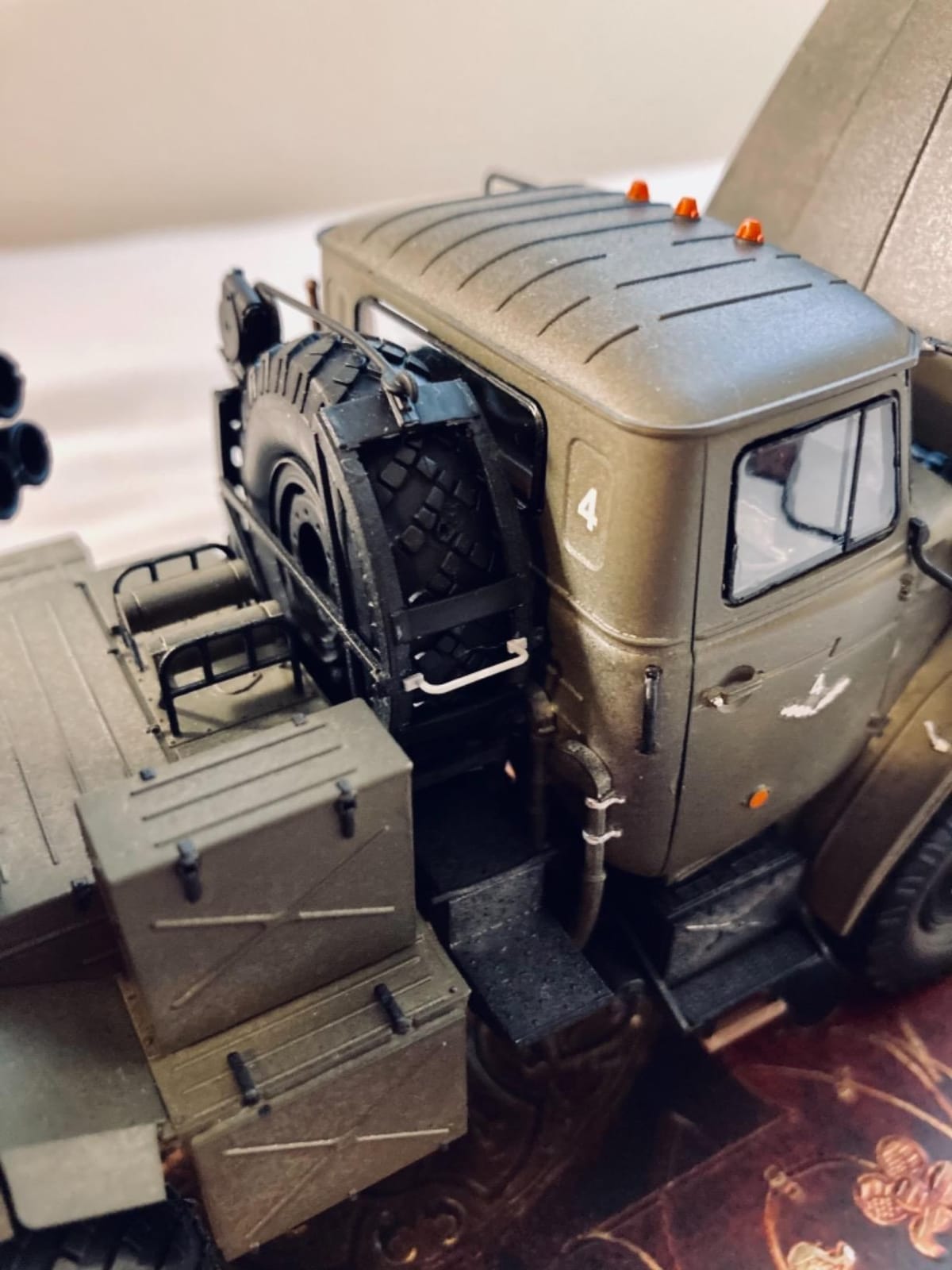 Zvezda 3655 - Russian Truck-Mounted Multiply Rocket Launcher Grad BM-21 - Plastic Model Kit Scale 1/35 429 Parts Lenght 8.5