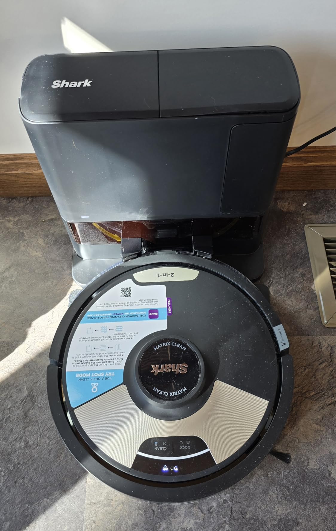 Shark RV1001AE IQ Robot Self-Empty XL, Robot Vacuum with IQ Navigation, Home Mapping, Self-Cleaning Brushroll, Wi-Fi Connected, Works with Alexa, Black customer photo 1