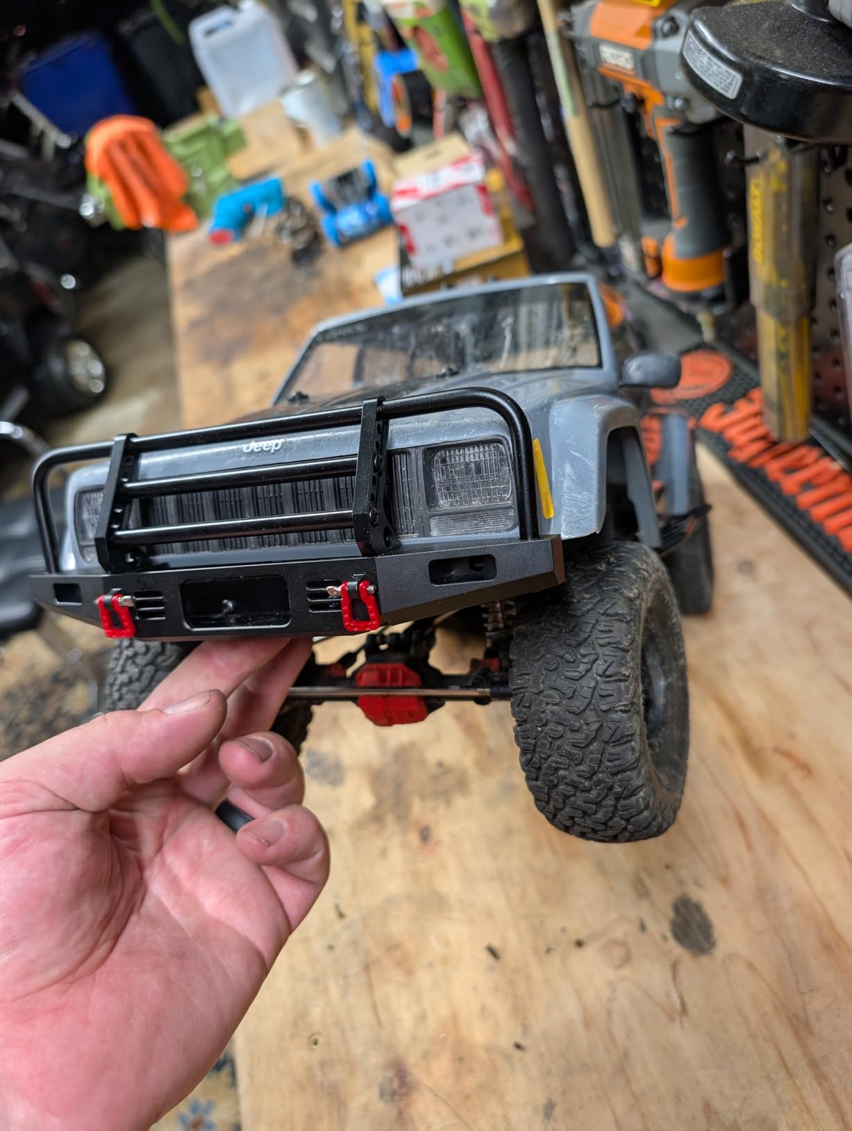 INJORA Adjustable Metal Front Bumper for 1/10 TRX4 SCX10 SCX10 II (Black) customer photo 1