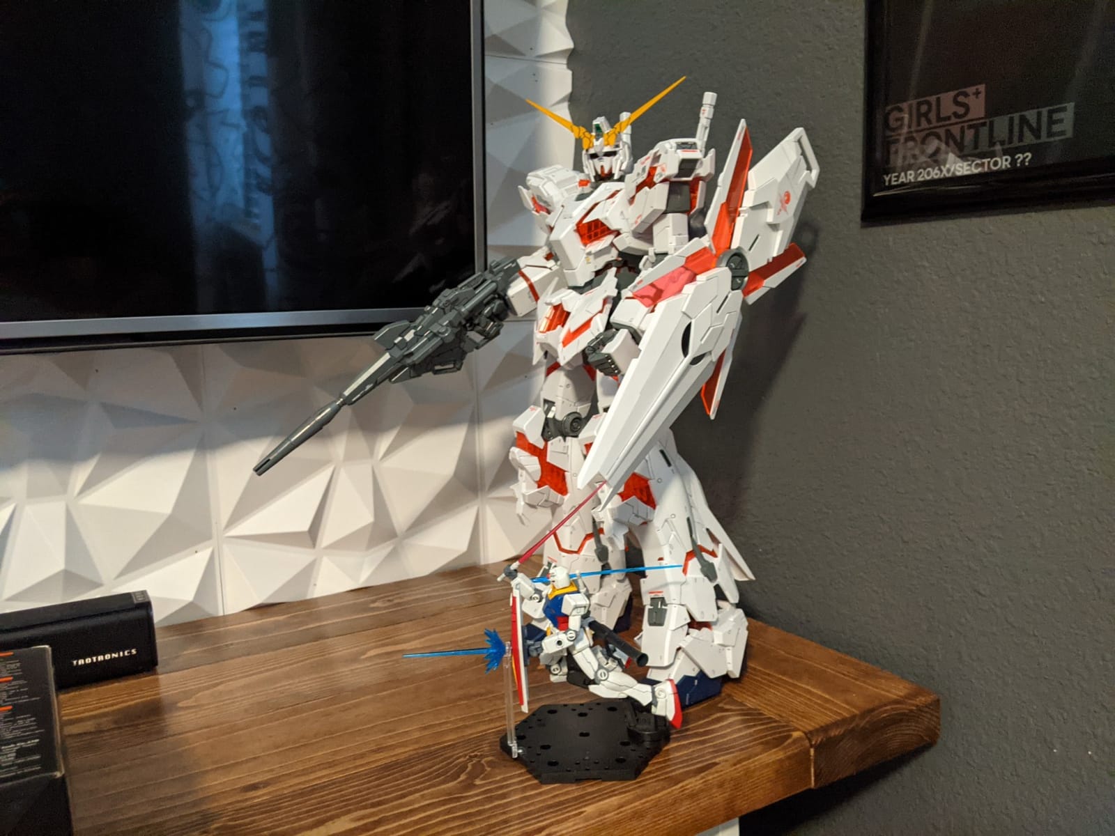 Bandai 5057986 Rx-0 Unicorn Gundam (Destroy Mode) Mega Size 1/48 Model Kit, from Gundam Uc customer photo 1