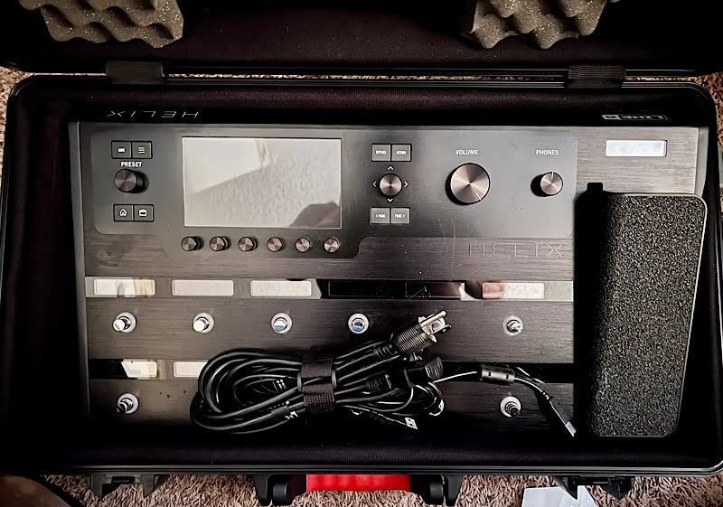 Gator Cases Frequest Flyer's Series ATA Style Case for the Line 6 Helix Multi-FX Floor Processor with Wheels and Pull Handle, (GHELIXFLOOR) customer photo 2