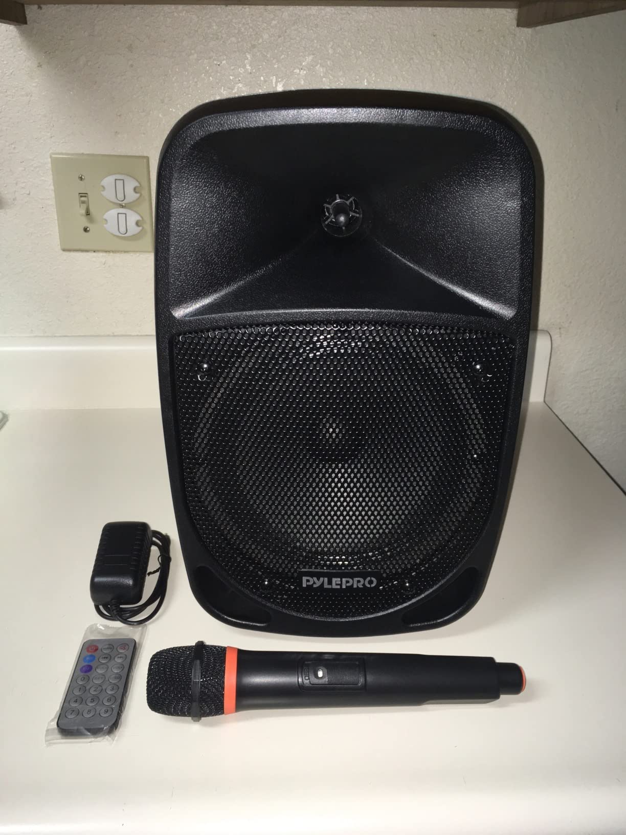 Pyle 800W Portable Bluetooth PA Speaker - 8’’ Subwoofer, LED Battery Indicator Lights w/ Built-in Rechargeable Battery, MP3/USB/SD Card Reader, and UHF Wireless Microphone - Pyle PSBT85A,Black customer photo 1