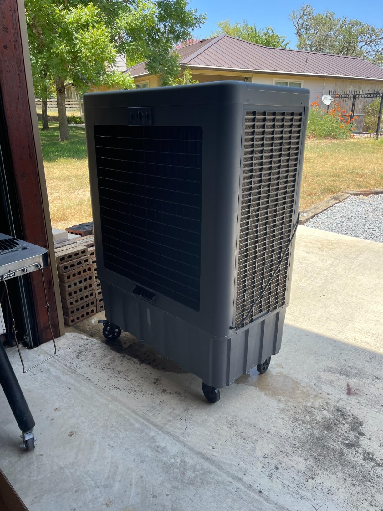 Hessaire MC92V Evaporative Cooler 11,000 CFM,Gray customer photo 2