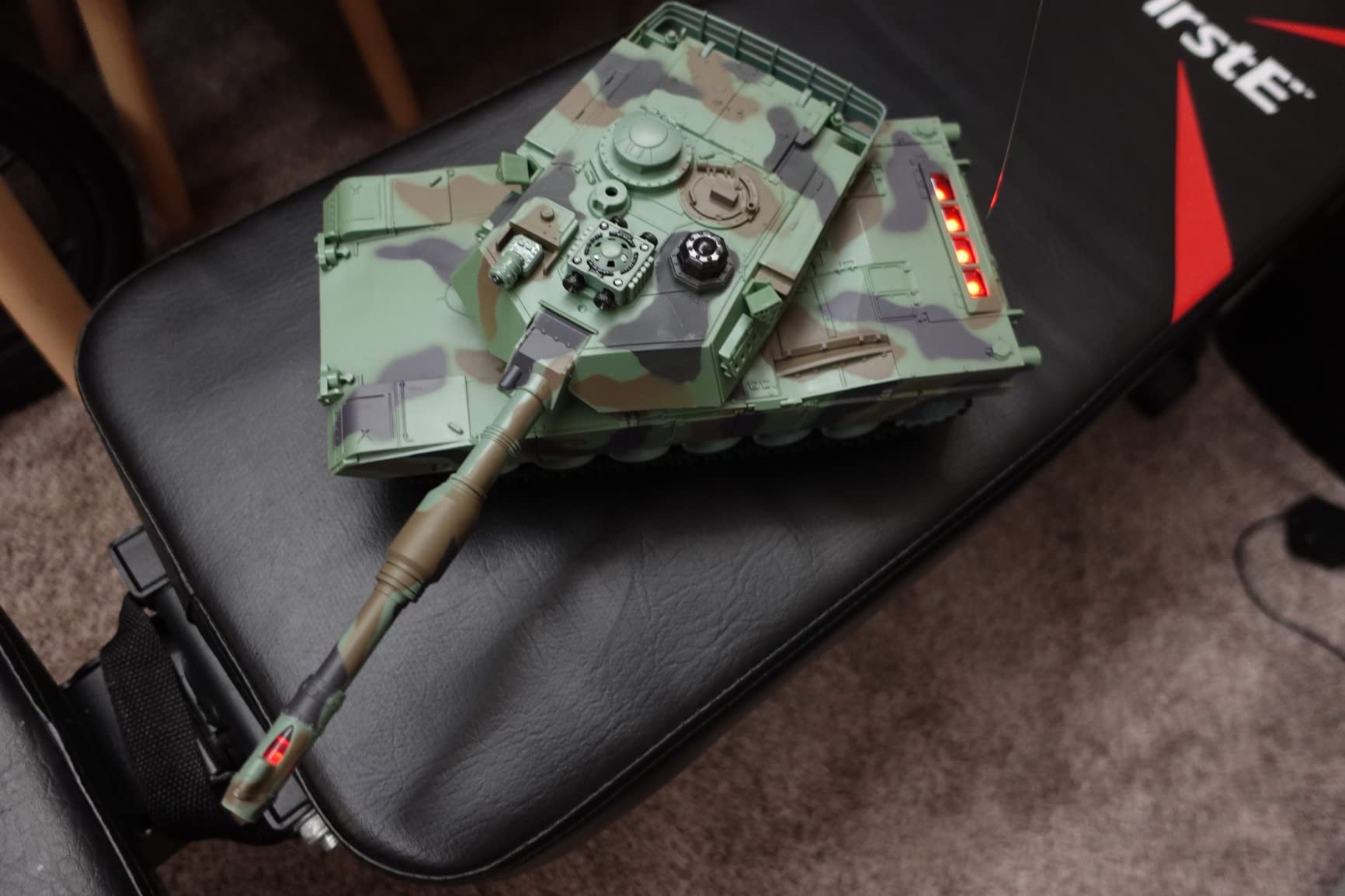 RC Tank, Remote Control WW2 German King Tiger Army Tank Toys, 1:28 Scale 9 Channels RC Military Vehicles for Kids Boys,Girls Best Ages 6 7 8 9 10 customer photo 2