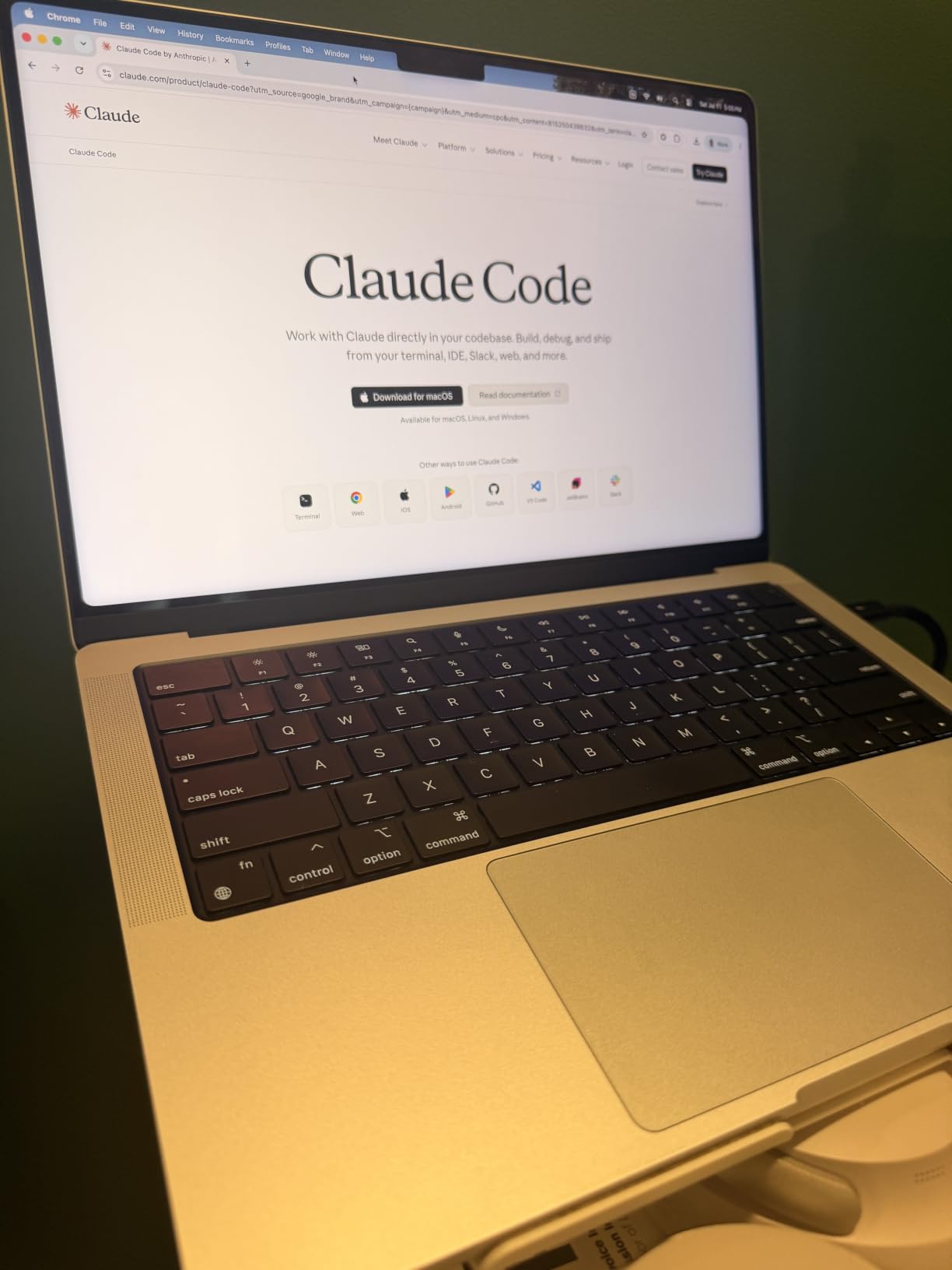 Apple Late 2021 MacBook Pro with Apple M1 Pro chip (14 inch, 16GB RAM, 512GB SSD) Silver (Renewed) customer photo 1
