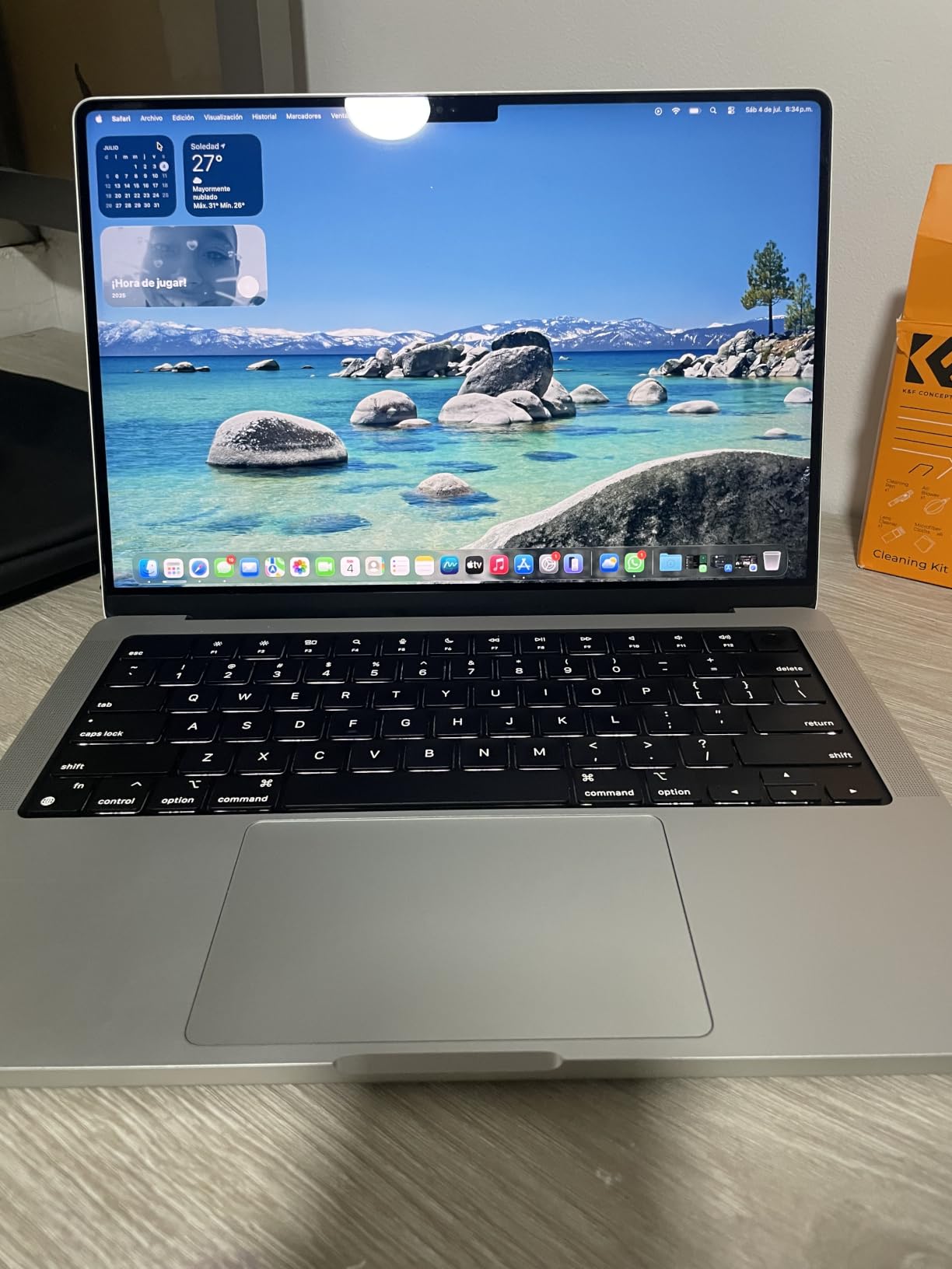 Apple Late 2021 MacBook Pro with Apple M1 Pro chip (14 inch, 16GB RAM, 512GB SSD) Silver (Renewed) customer photo 2