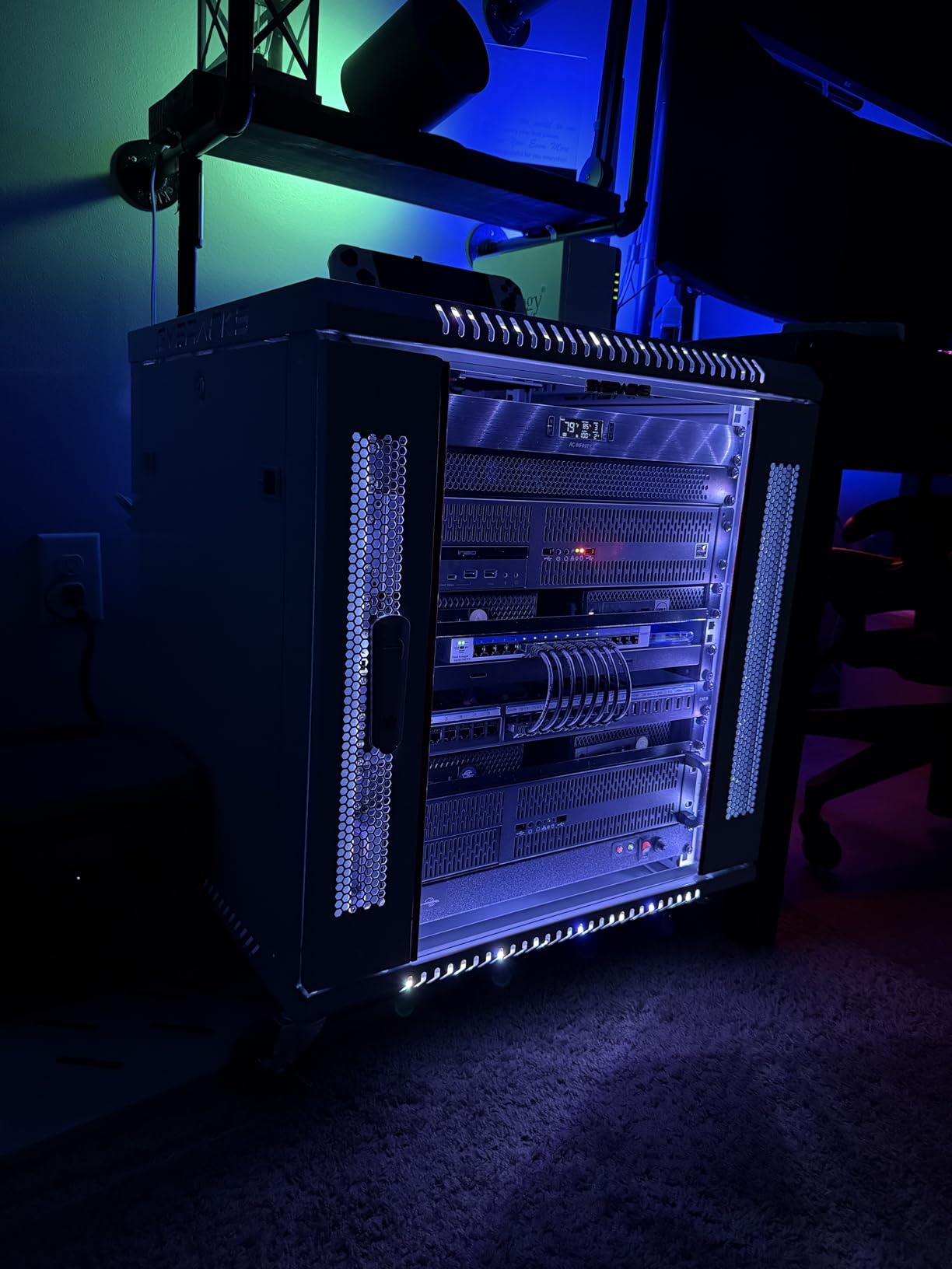 27U Wall Mount Server Rack Cabinet – 19