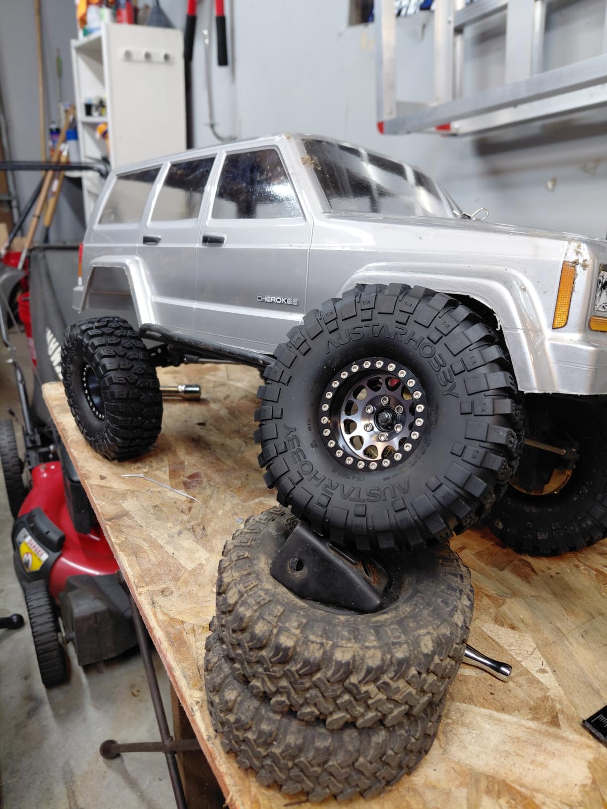 INJORA 1.9 Beadlock Wheel Offset -10.4mm for 1/10 RC Crawler(Black&Sliver) customer photo 2