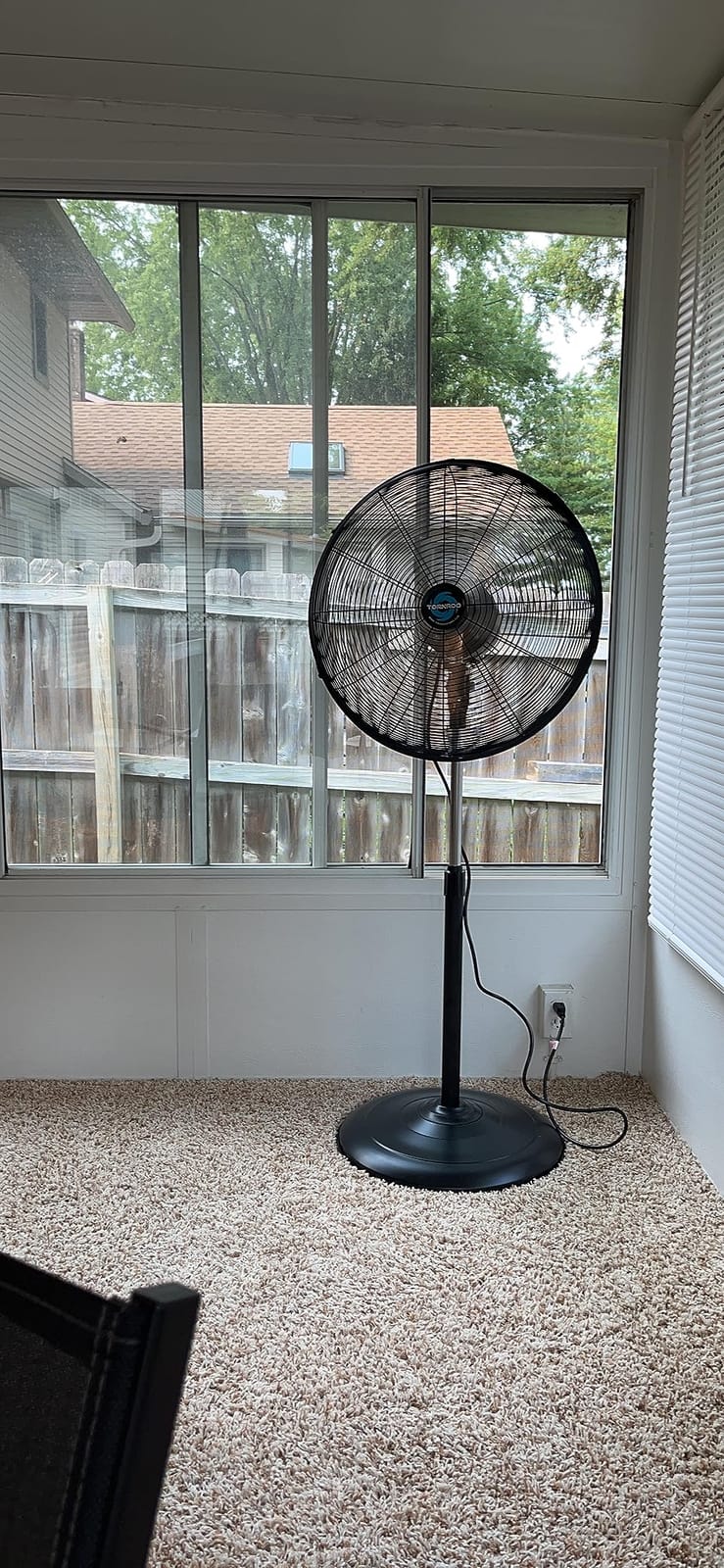 Tornado 20” Oscillating Pedestal Fan – 5000 CFM, Stand Fan, 3-Speed, 1/6 HP, 6.6 FT, Industrial & Commercial Use, UL Listed customer photo 1