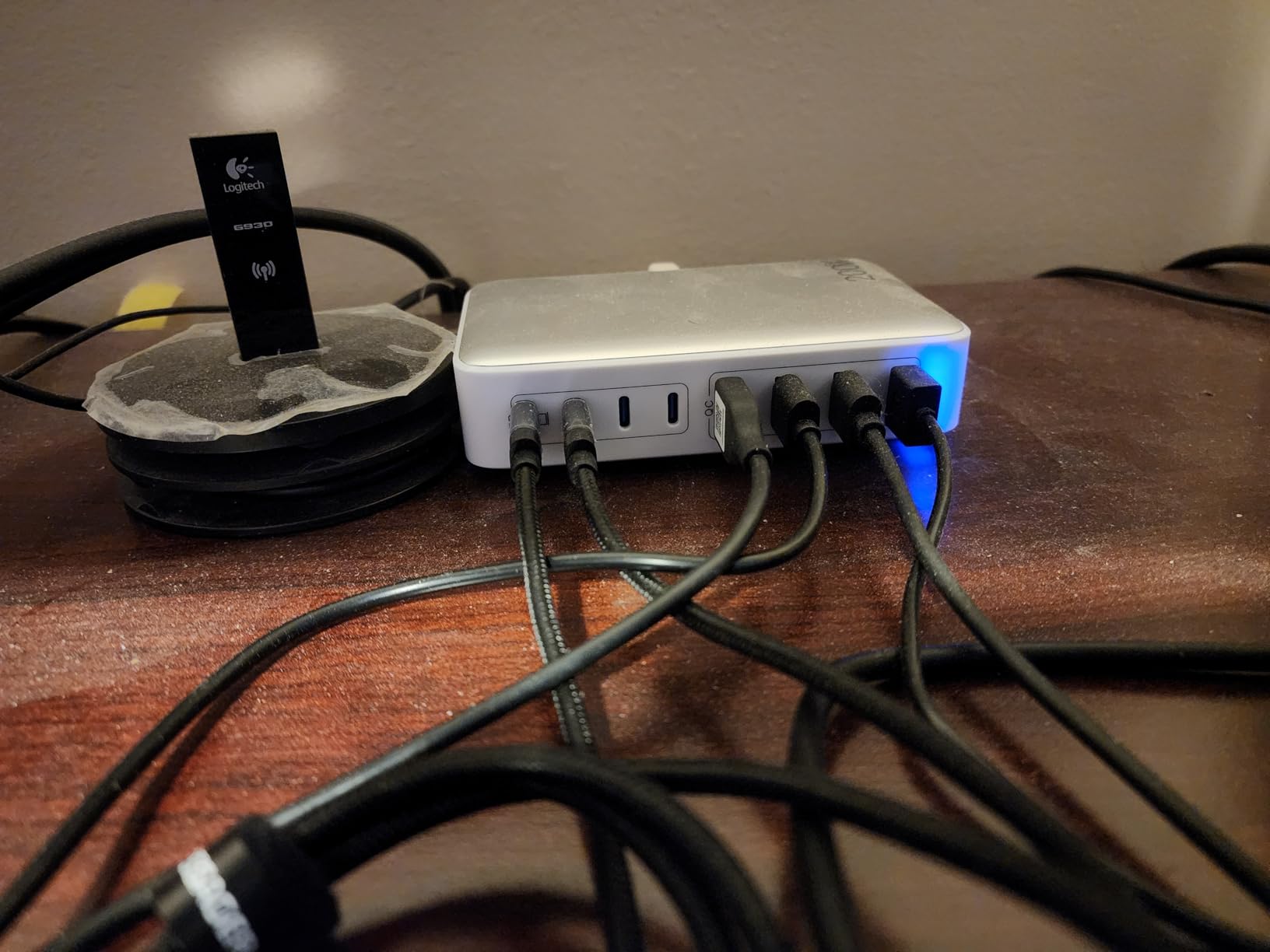 USB C Charger 200W USB C Charger Block,Upgraded GaN III 8-Port Fast Charging Station Hub,PD 65W Laptop Charging Adapter Compatible with MacBook Pro/Air,DELL,Steam Deck,iPhone 16/15/14,Galaxy S23/22 customer photo 1