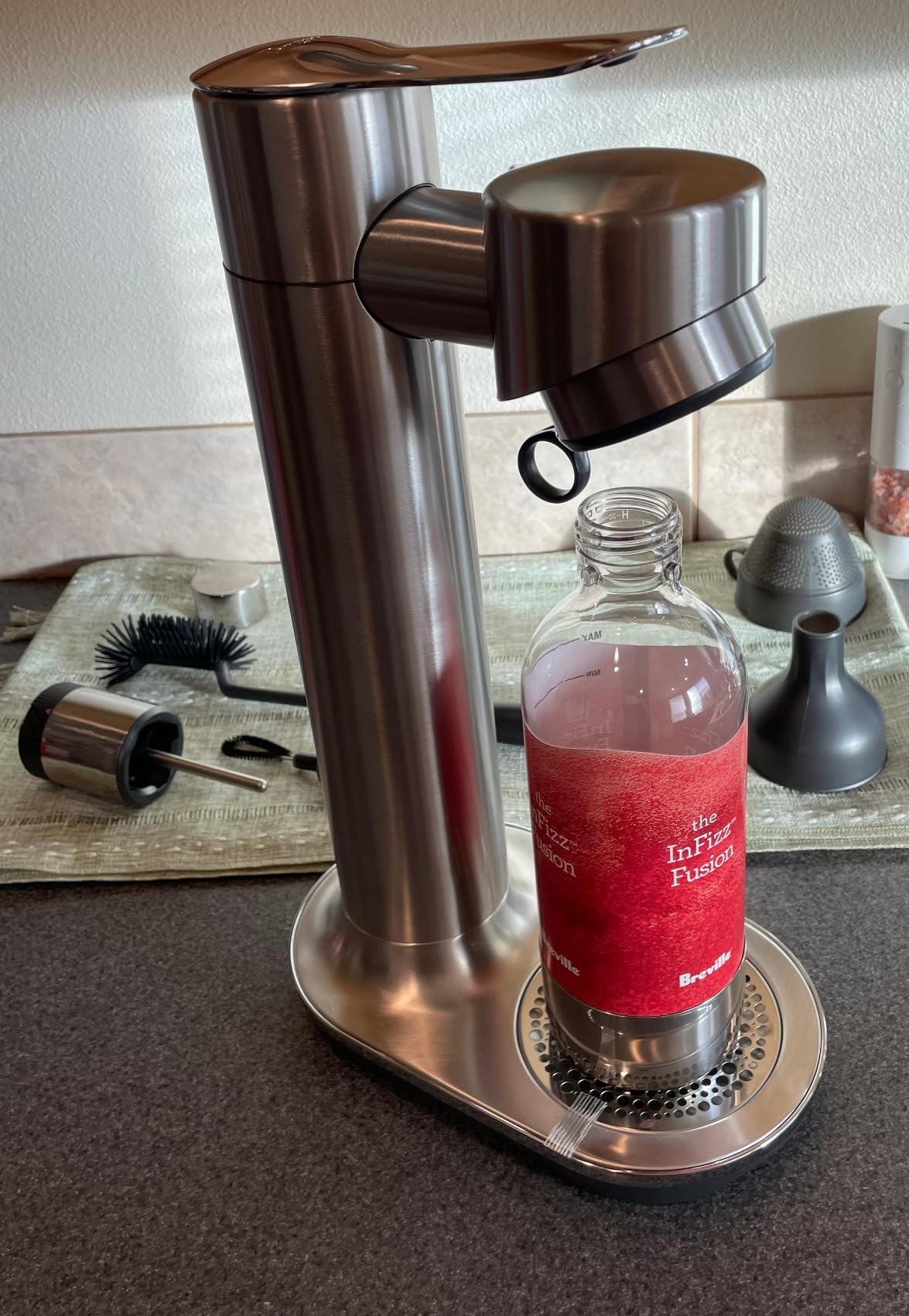 Breville InFizz Fusion Sparkling Drink Carbonator, Brushed Stainless Steel customer photo 1