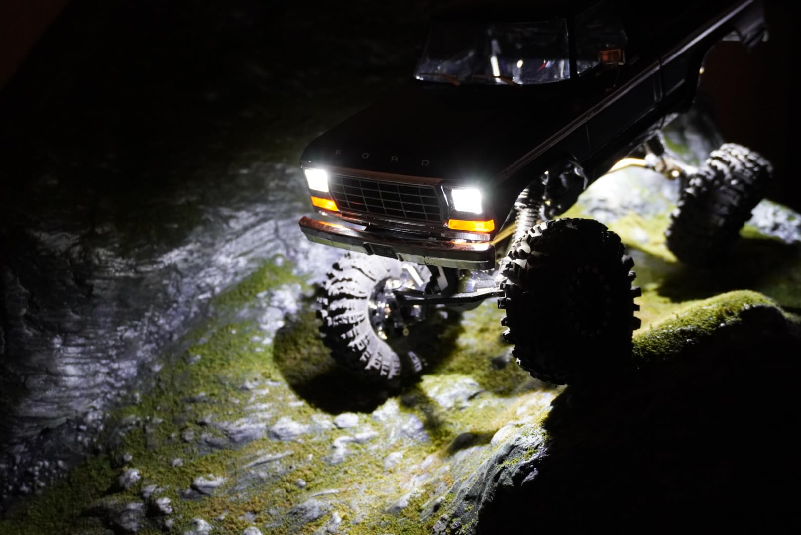 INJORA M2.0 Rock Lights with Controller for 1/18 RC Crawler, 4 White Lights customer photo 2