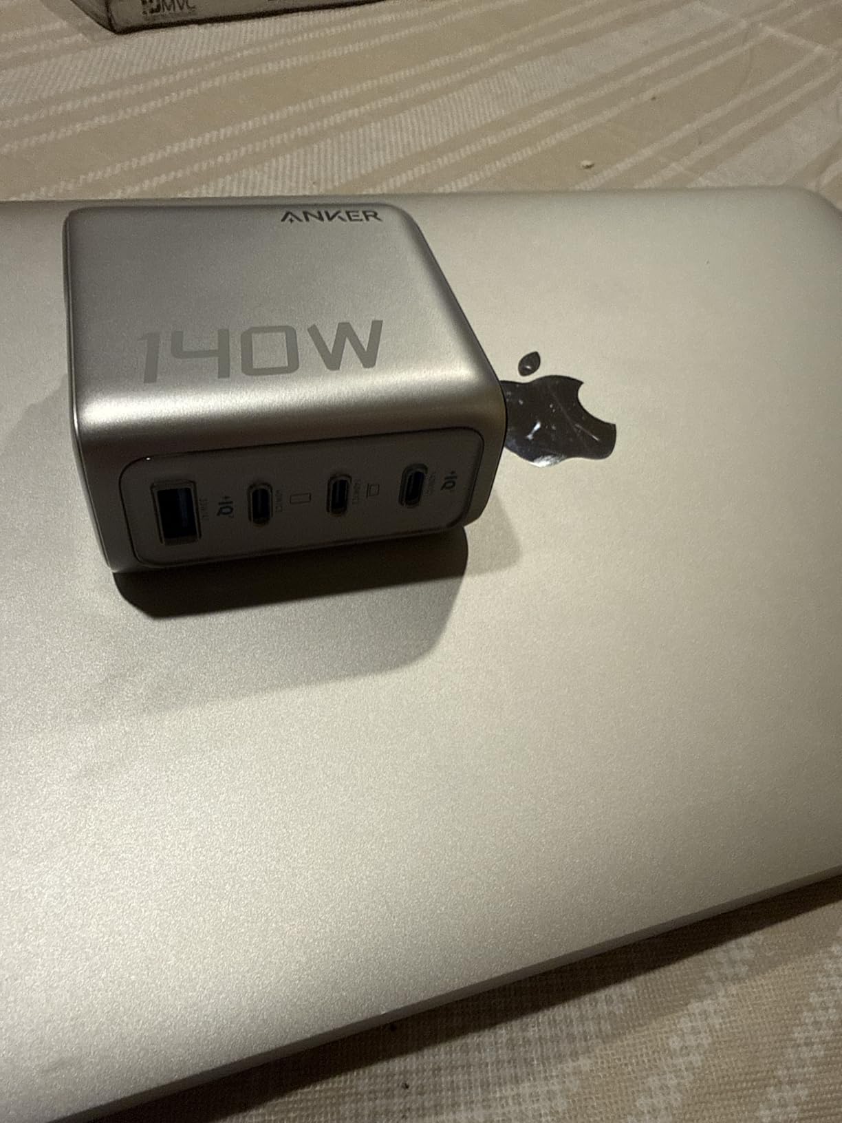 Anker 140W Max 4-Port GaN Charging Blocks,Smart Display for MacBook Charger customer photo 2