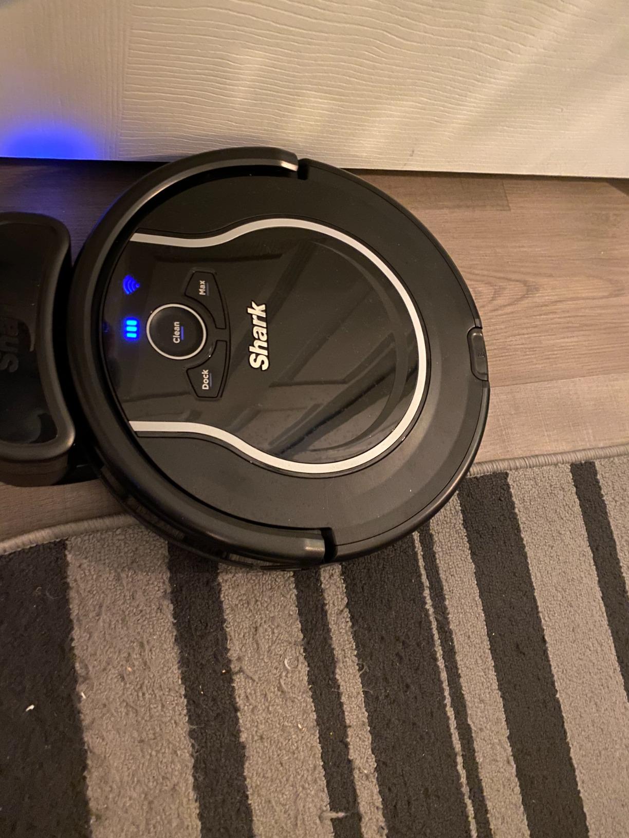 Shark IQ Robot Vacuum, 60-Day Self-Empty Base, White, RV2302AE customer photo 1