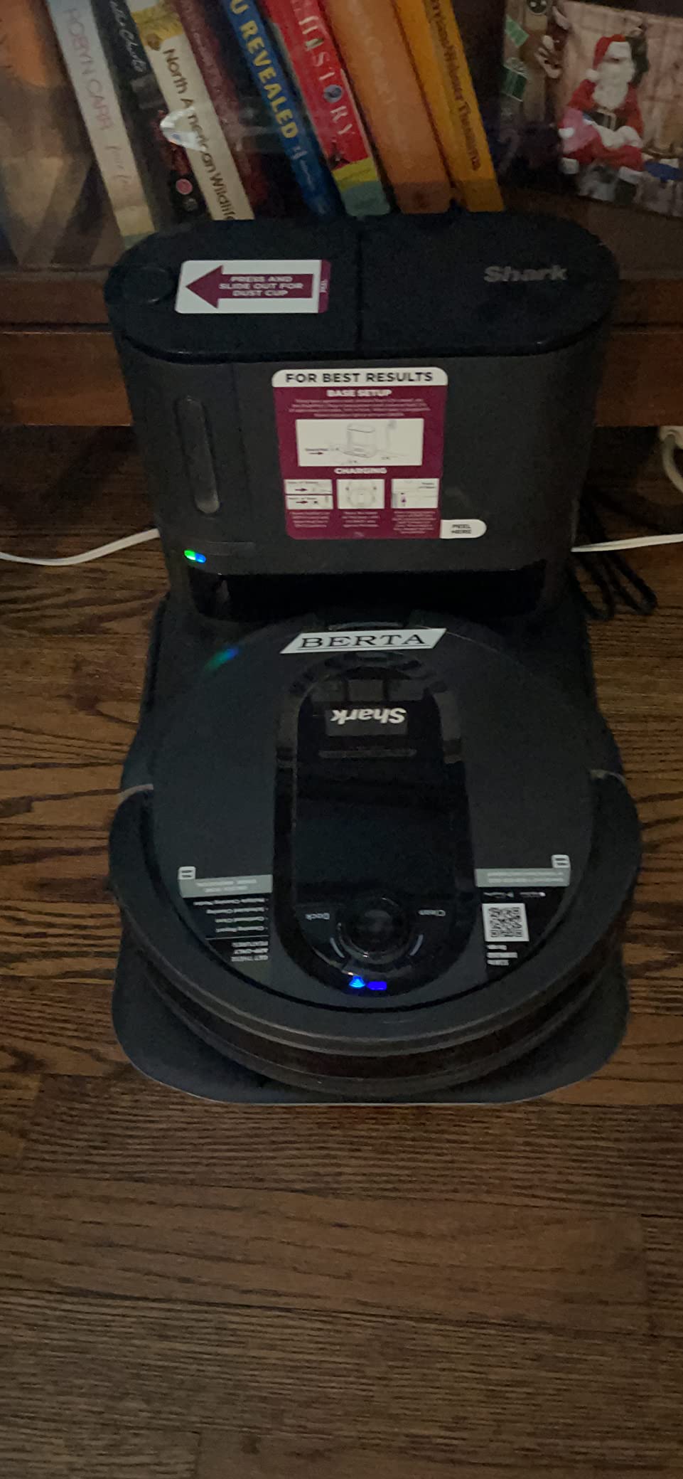 Shark Navigator Robot Vacuum, SmartPath Navigation, Steel Grey, RV2110 customer photo 1