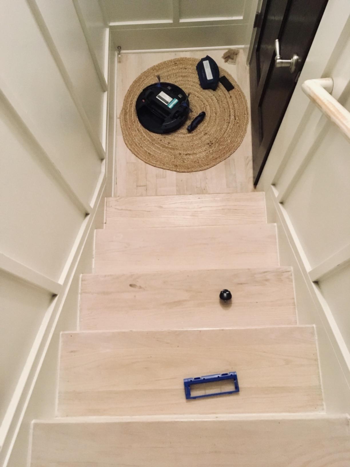 eufy E28 Robot Vacuum and Mop, 20,000 Pa, Portable Carpet Cleaning customer photo 2