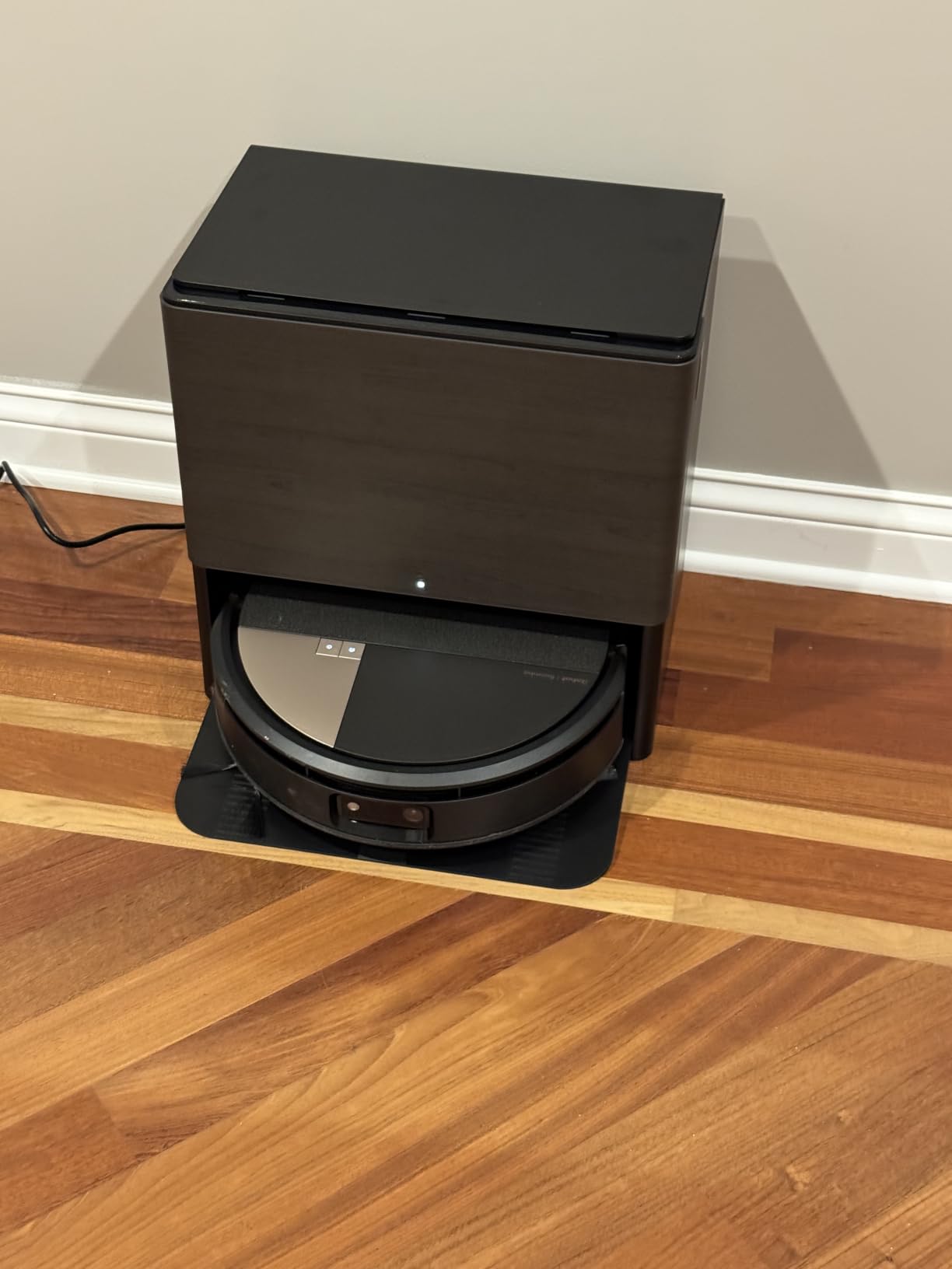 iRobot Roomba Max 775 Pet Robot Vacuum & Mop Combo, 30,000Pa Suction, Heated Mopping, Self-Cleaning Roller Mop, Retracting Mop Cover, Multifunction Dock, Heated Wash & Dry, AI Obstacle Avoidance customer photo 1