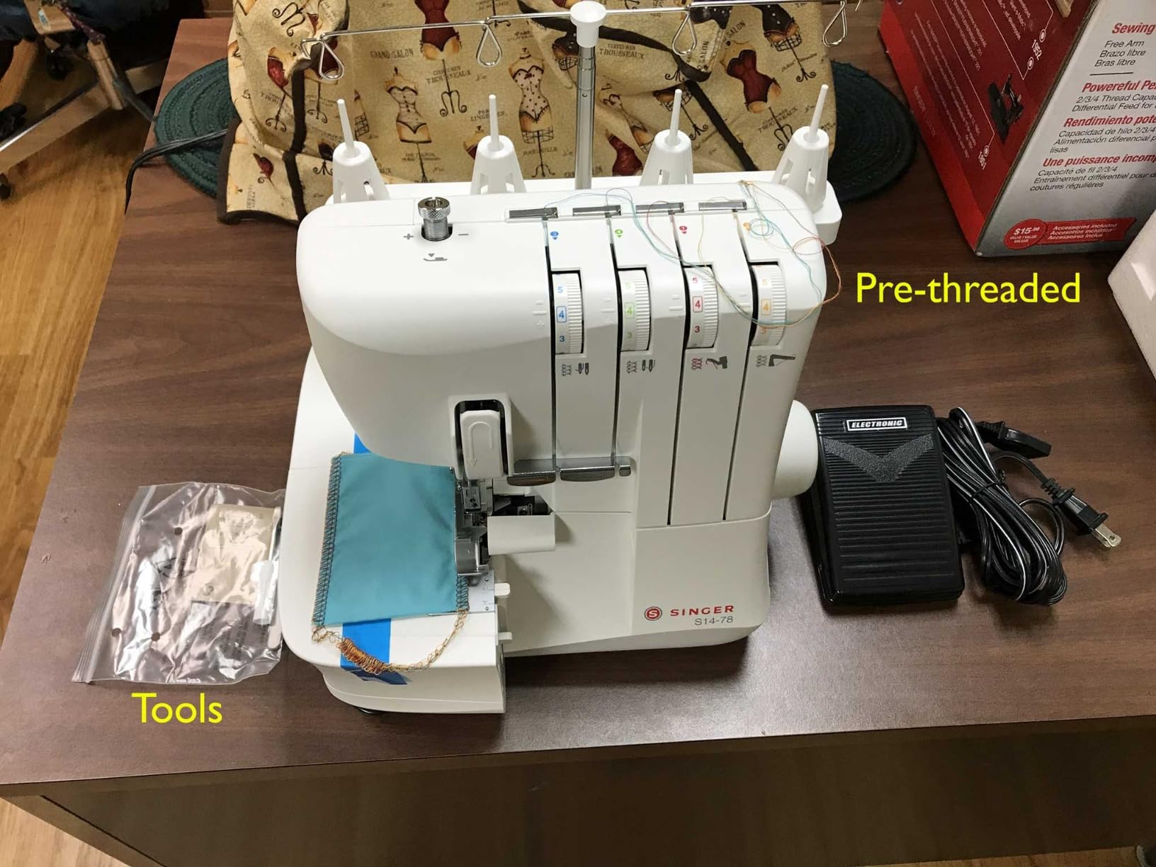 SINGER® Next Evolution S0080 Serger Overlock Machine, 8 Built-in Stitches customer photo 1